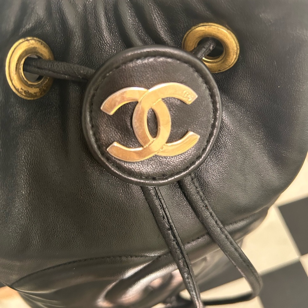 SOLD Chanel Black Leather BUCKET🔥 Bag Needs Leather Strap replacement - Picture 3 of 12